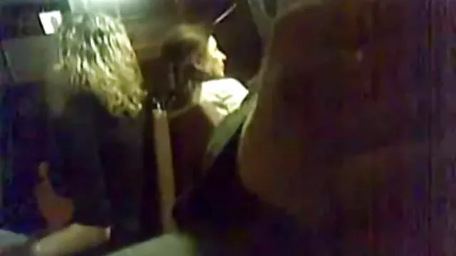 Mujeres pormo maduras en la piscina sexo