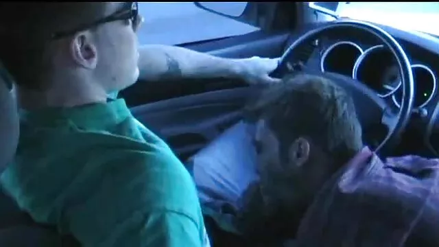 Suelta videos maduras cojiendo dos