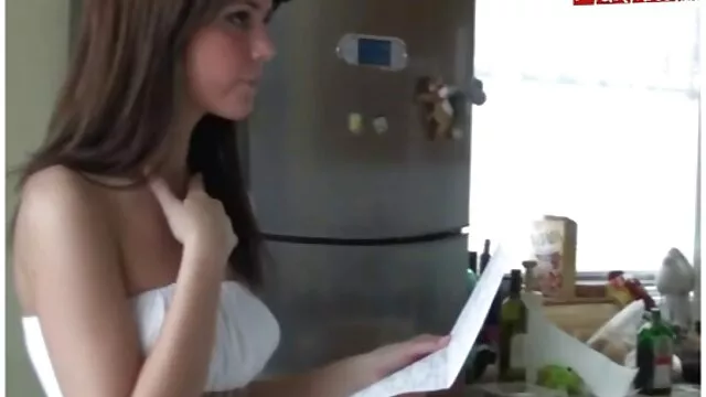 Primera vez en el adultas follando baño