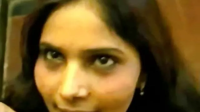 Chica se masturba delante de un chico señoras maduras infieles